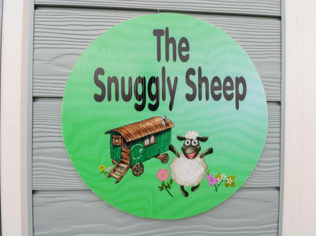 The Snuggly Sheep Shepherd Hut Farm Stay Ballyshannon Extérieur photo