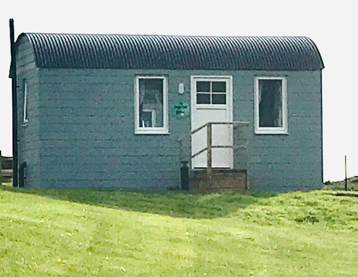 The Snuggly Sheep Shepherd Hut Farm Stay Ballyshannon Extérieur photo
